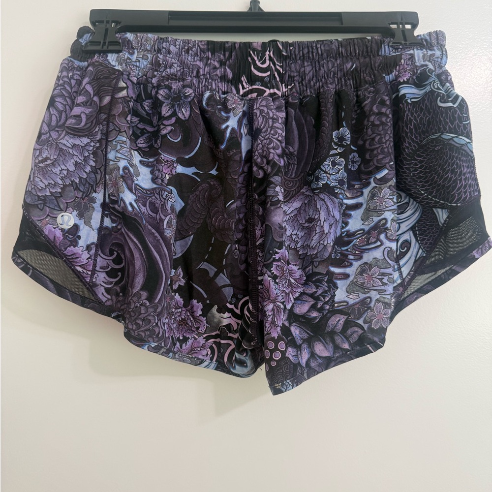 Lululemon Hotty Hot Purple/Black/Blue Shorts Size 6 - Picture 2 of 3